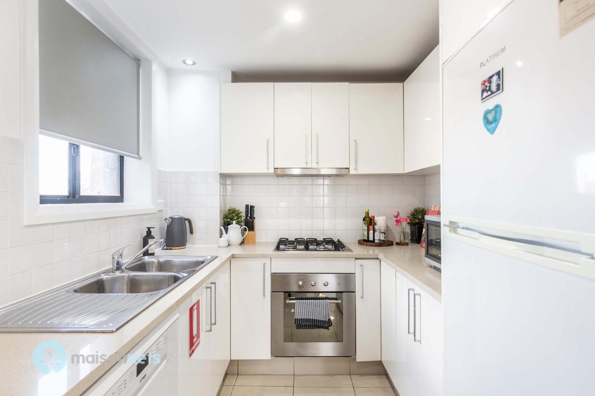 Apartment 2 Bedroom 2 Bathroom With Balcony And Parking *