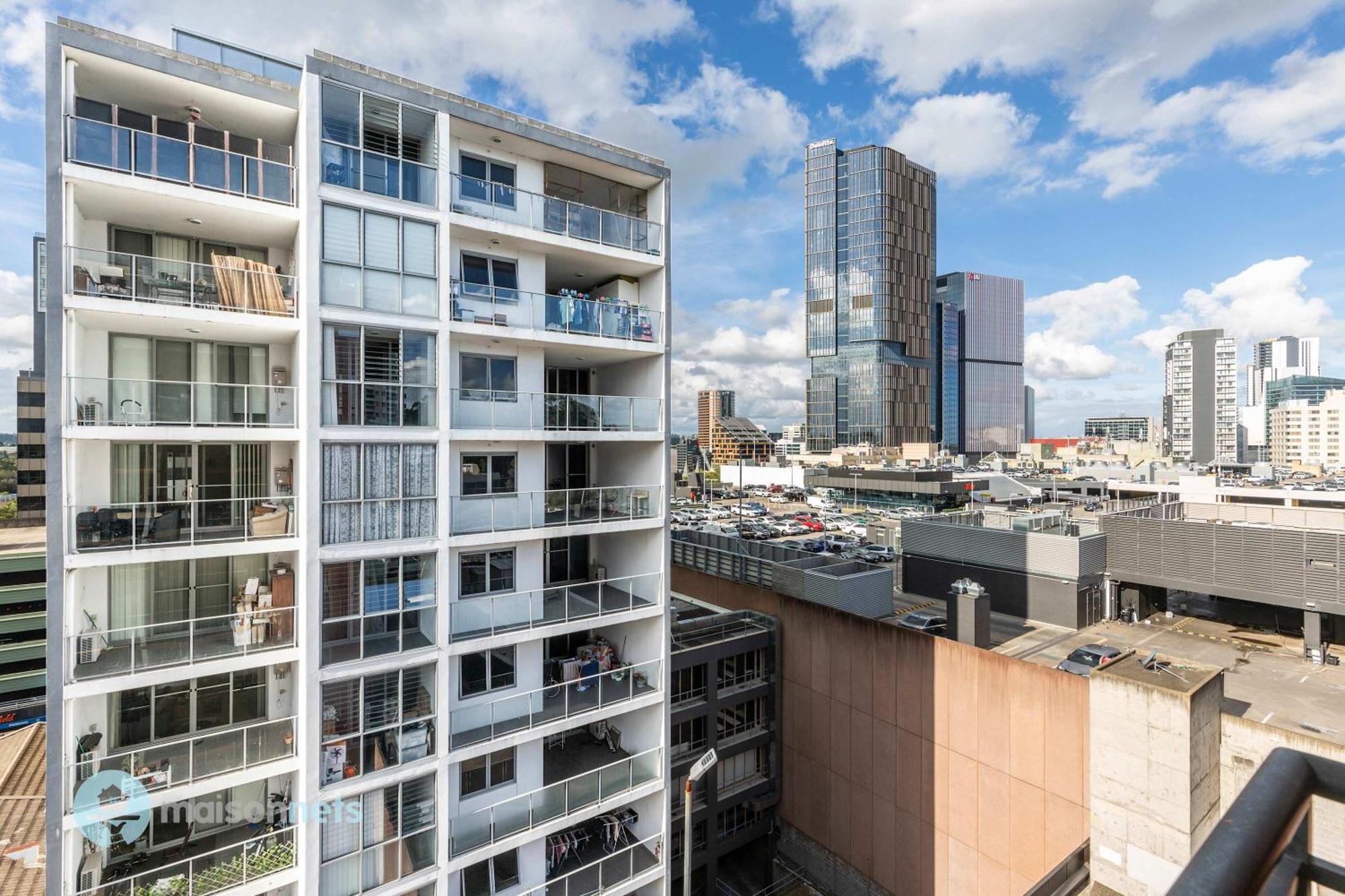 2 Bedroom 2 Bathroom With Balcony And Parking Sydney