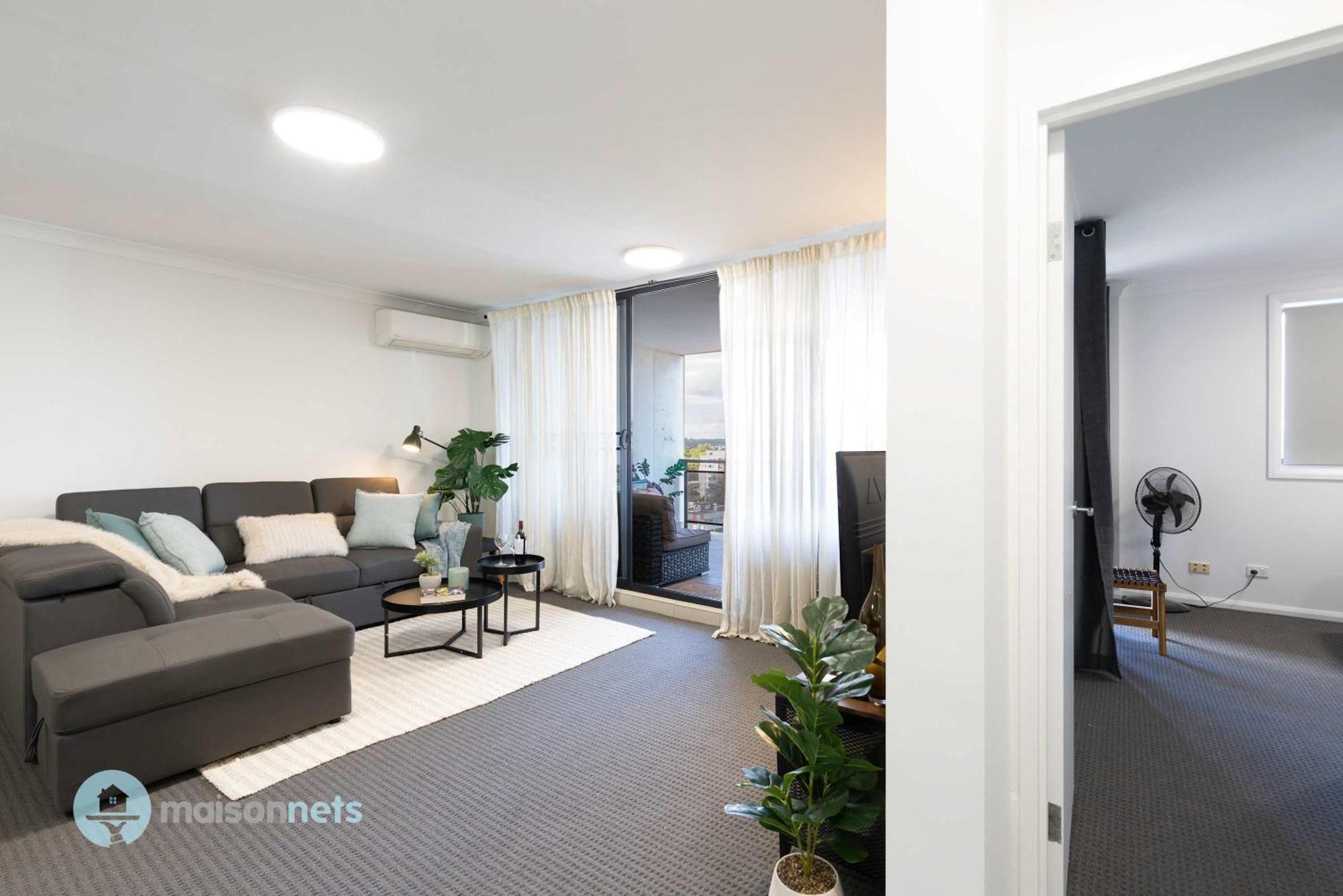 2 Bedroom 2 Bathroom With Balcony And Parking *