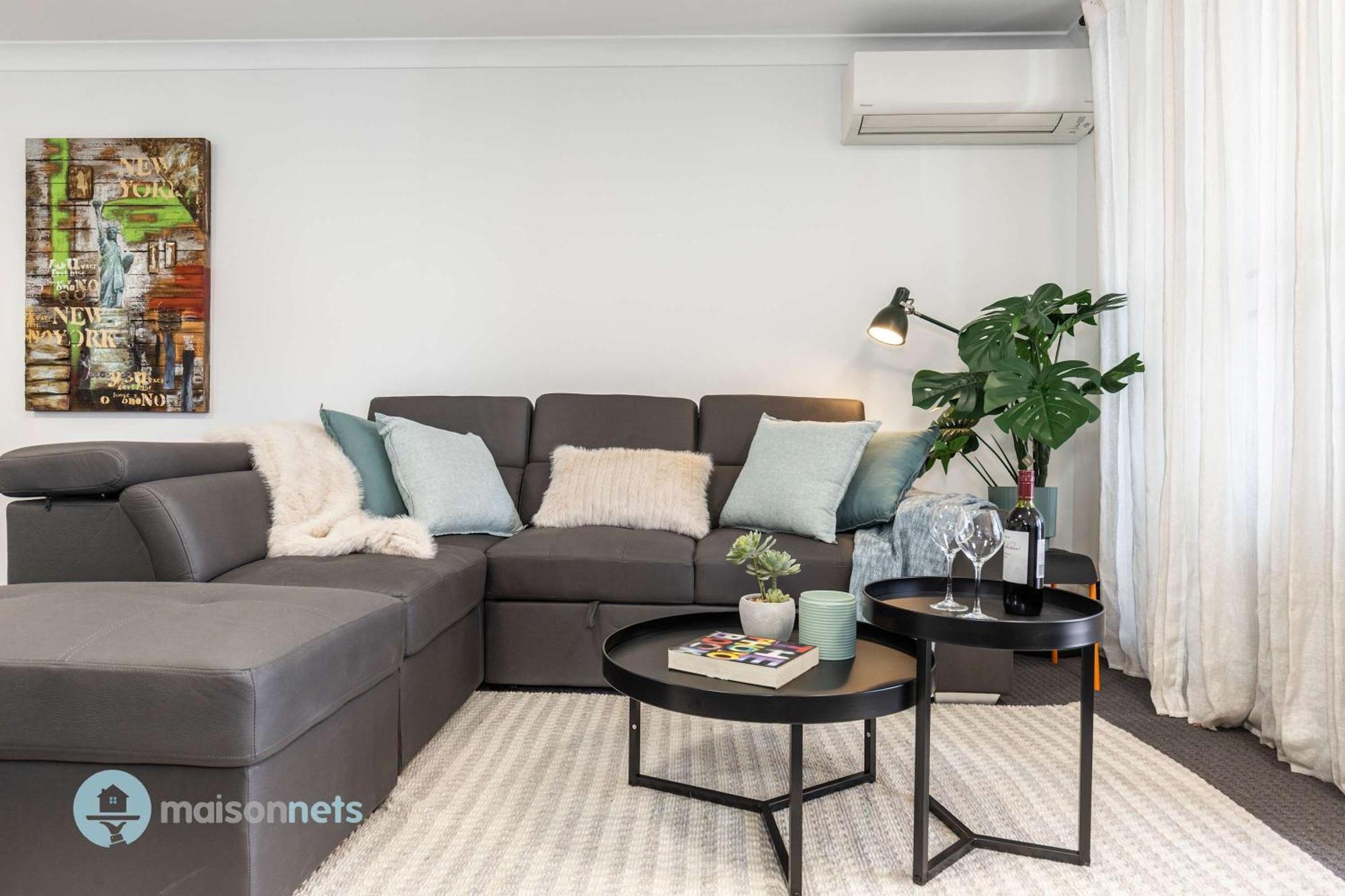 2 Bedroom 2 Bathroom With Balcony And Parking Sydney